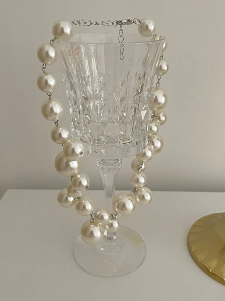 MARIA BOLD PEARL NECKLACE